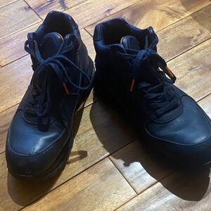 Nike Air Max Goadome Leather High Top Sneakers